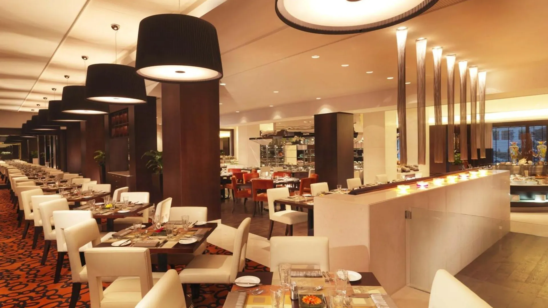 Hotel Moevenpick Grand Al Bustan Dubaj